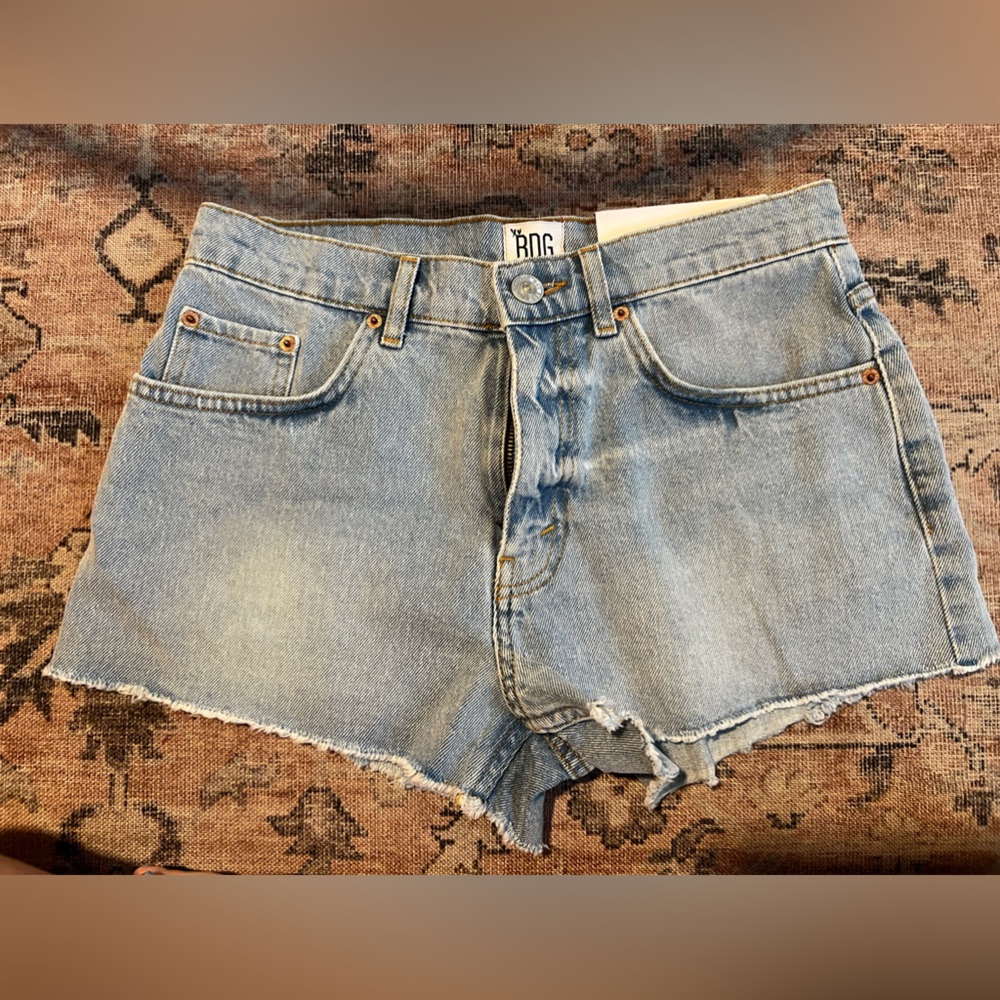 NWT BDG Mid Rise Essential Shorts